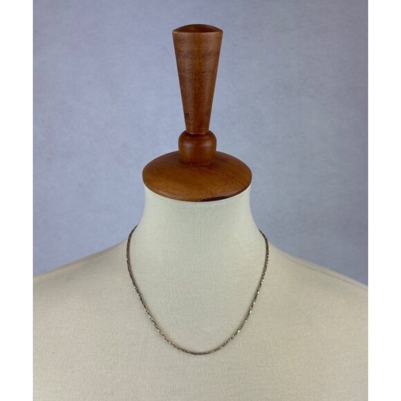 Vintage Silver Tone Twisted Chain Necklace Spring Ring Clasp - Picture 2 of 6